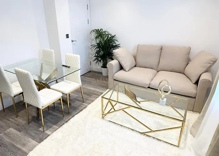 Beautiful Flat In Windsor Court